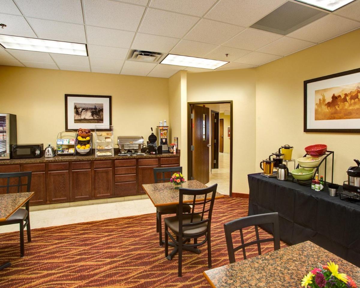 Suitetrails - Rodeway Inn & Suites Phillipsburg