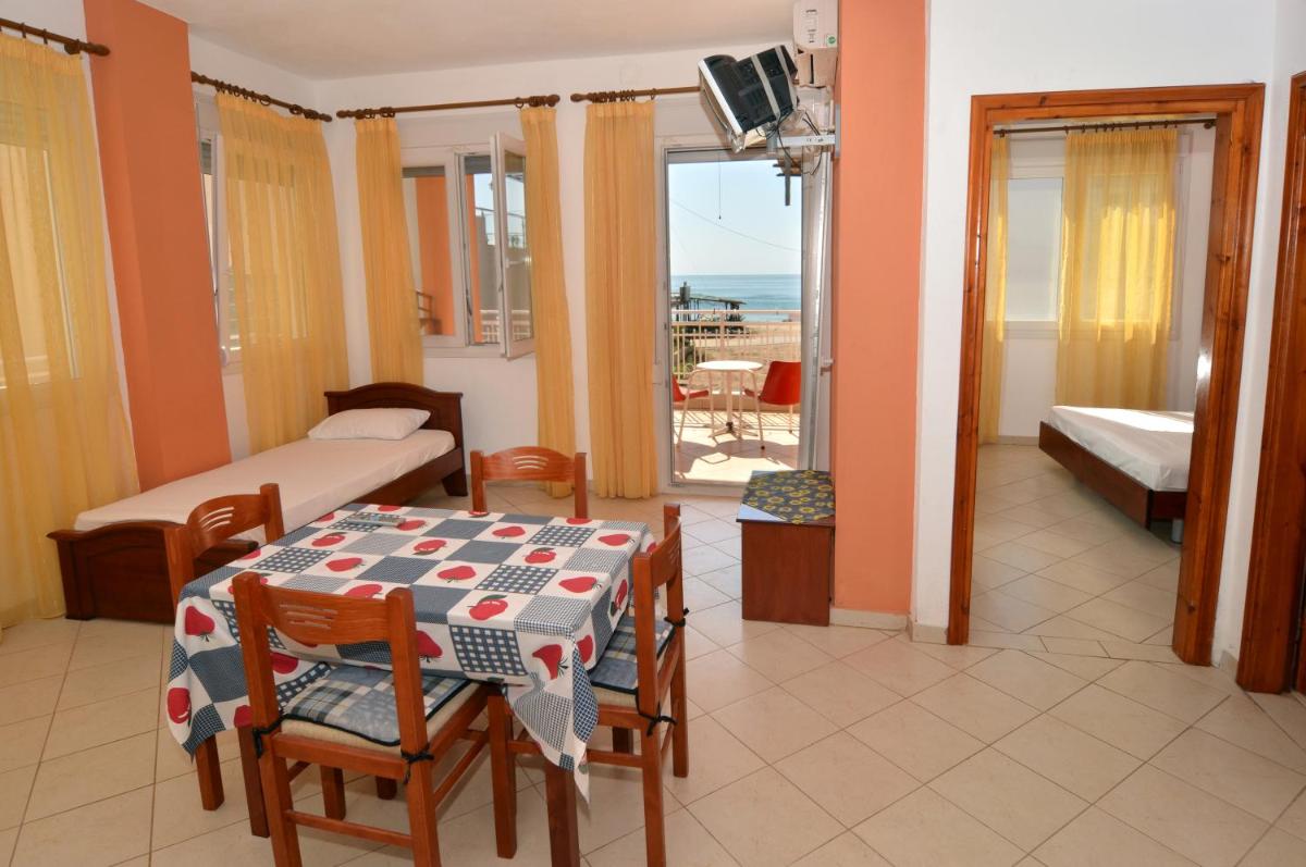 Suitetrails - Avra Apartments