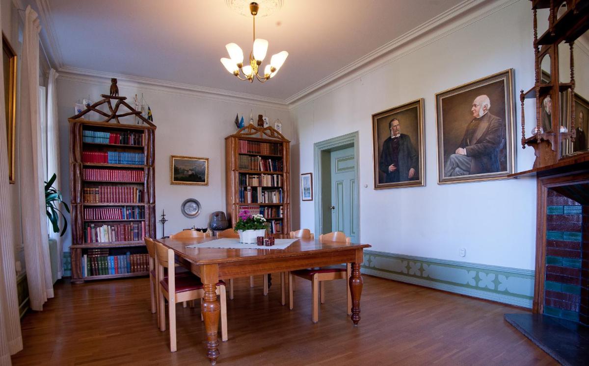 Suitetrails - Hellidens Slott och Vandrarhem
