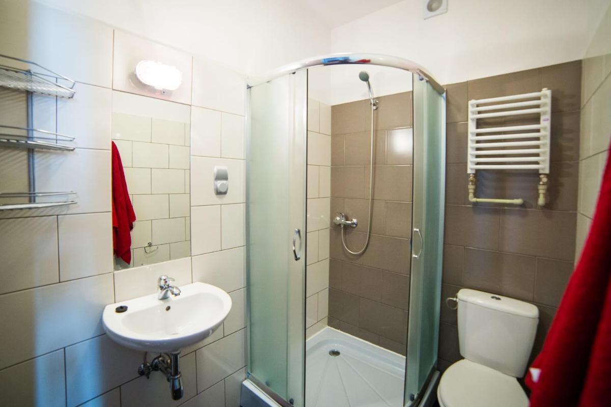 Hostel Fabryka - Housity