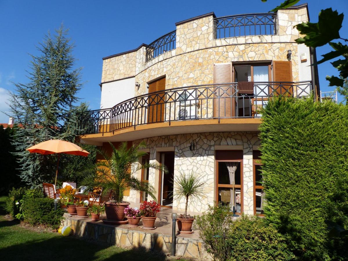 Suitetrails - Toscana Lakeside Apartments I - II Family friend