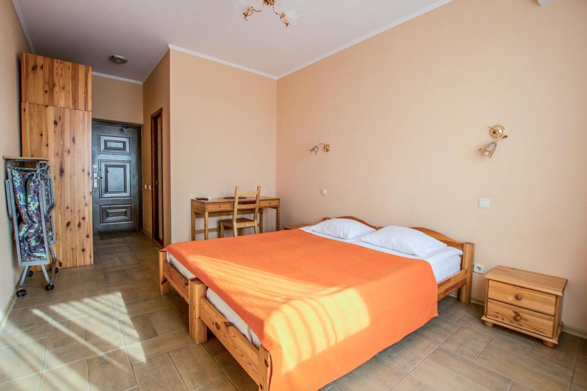 Guest House on Trostnikovaya Street - Housity