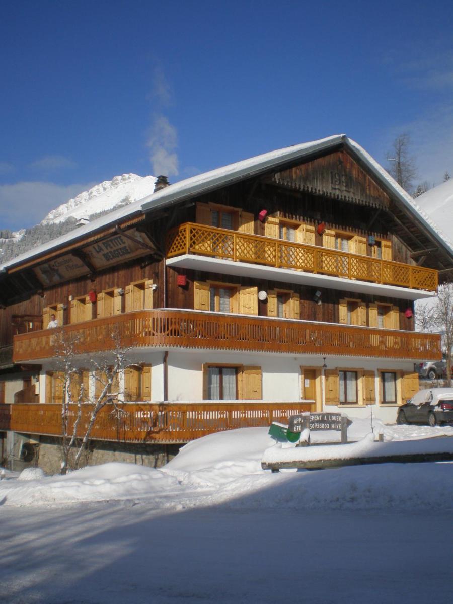 CHAMBRE d'HÔTE LA PETITE BERGERIE - Housity