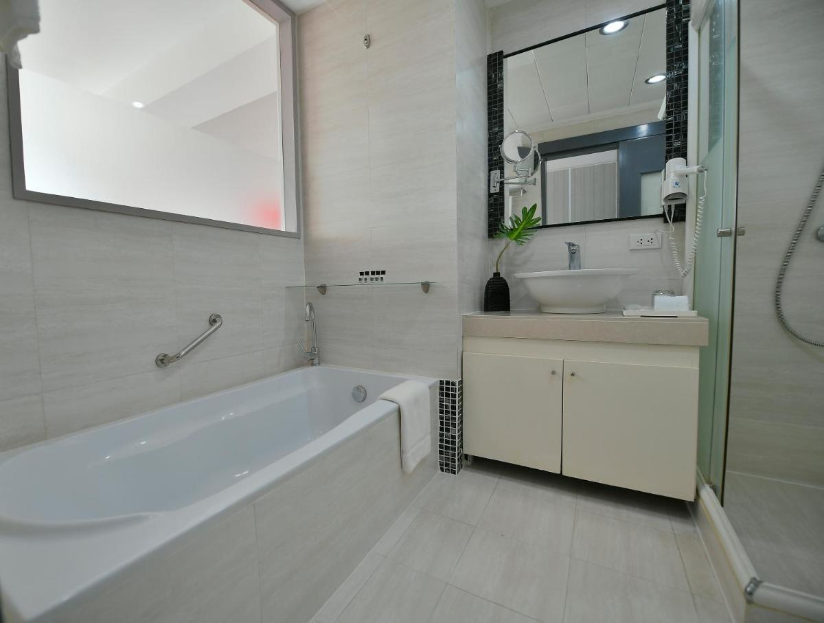 Paseo Premiere Hotel - Hizvo