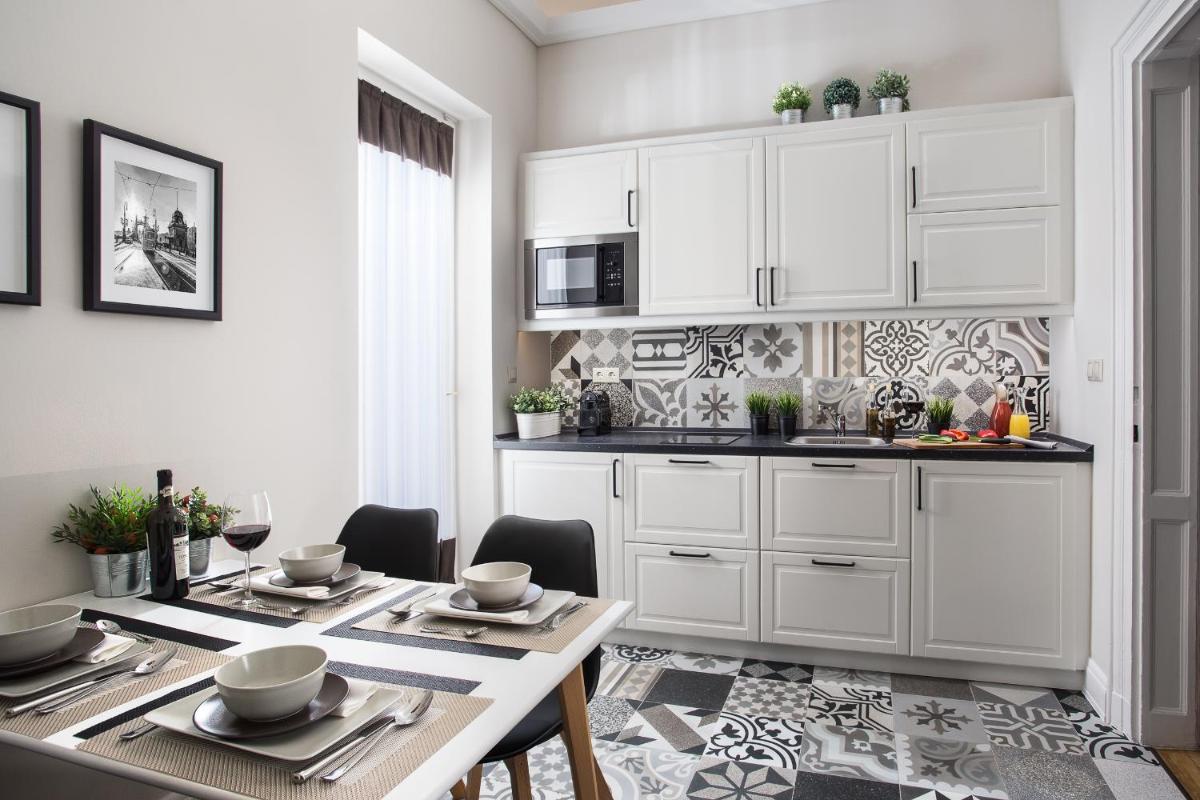Suitetrails - Brill Budapest Apartments 3