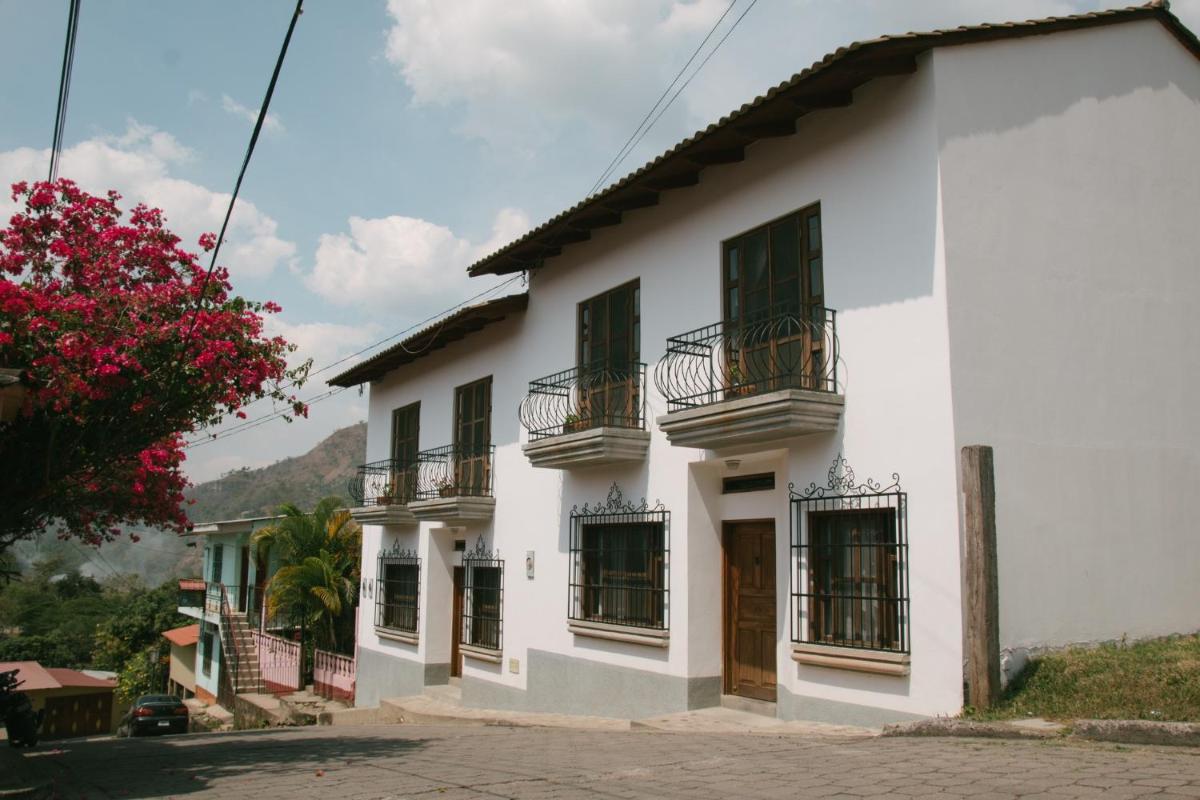 La Casa de Don Santiago Townhouse - Housity