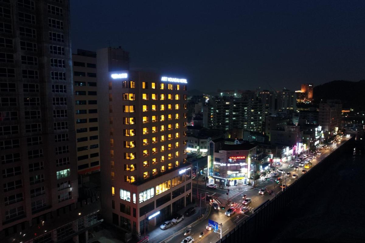 Suitetrails - Geoje Artnouveau Suite Hotel