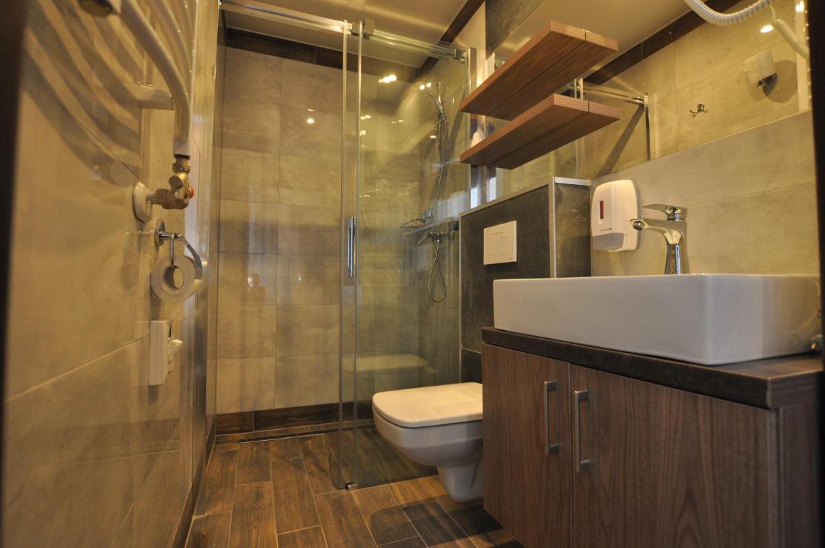 Pass Hotel - Housity