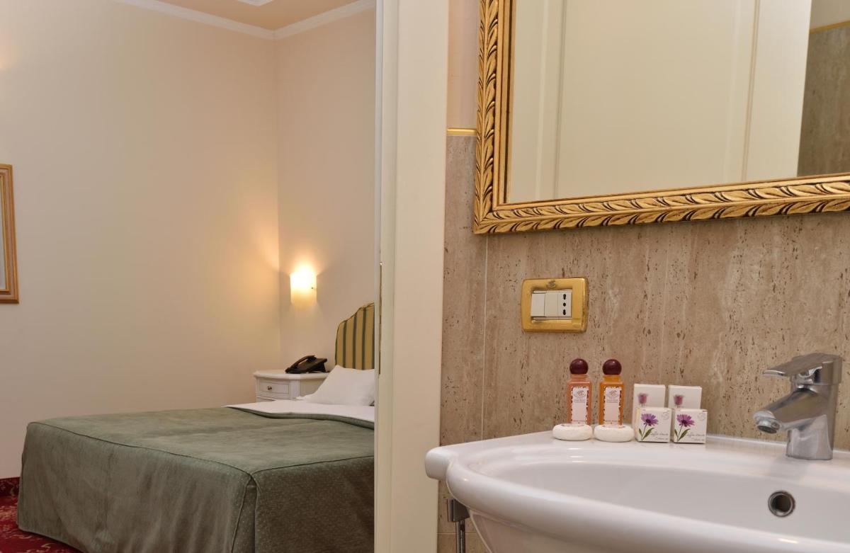 Grand Hotel Cadenabbia - Housity