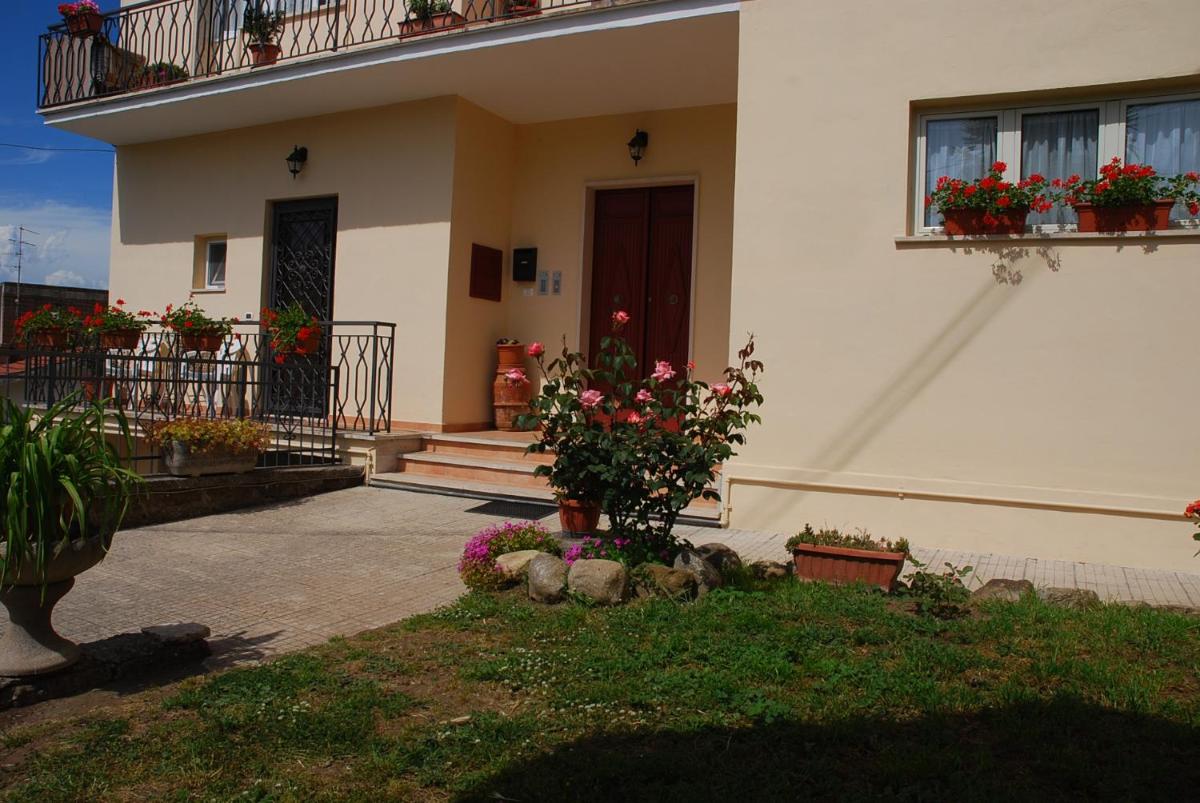 La Ripa Bed and Breakfast - Housity