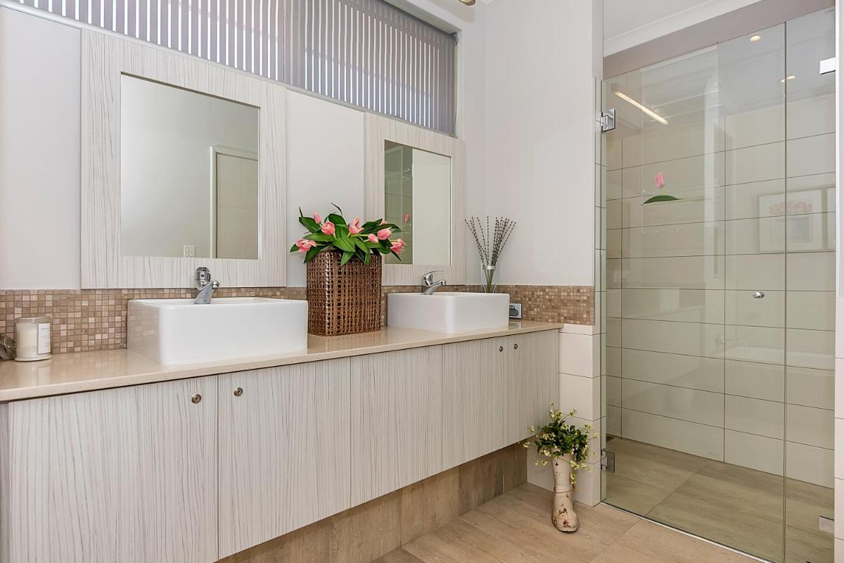 Lavender Manor BnB - Housity