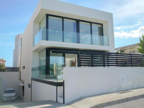 Luxurious Holiday Home with Pool in Balearic islands