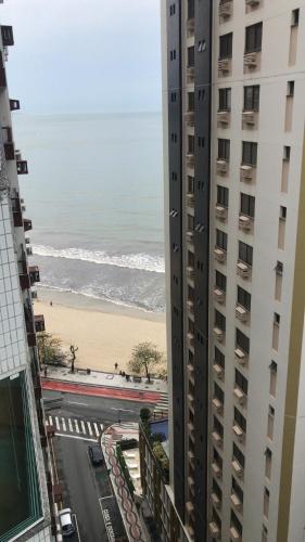 Beira-mar Apartamento á 30 metros praia, com vista mar. Menor preço em Beira-mar Apartamento á 30 metros praia, com vista mar.