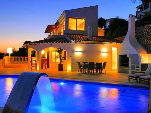 Villa Increible - 5 bedroom luxury villa - Great pool and terrace area with stunning sea views