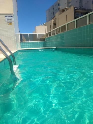 Praia Edifício Gil Nogueira, apartamento aconchegantes, piscina, sauna, Wiff, duas vagas de garagem. Menor preço em Praia Edifício Gil Nogueira, apartamento aconchegantes, piscina, sauna, Wiff, duas vagas de garagem.