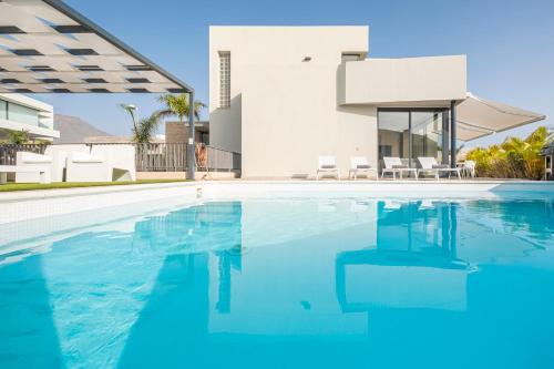 Villa Alisios Golf Luxury HEATED POOL Tenerifesummervillas