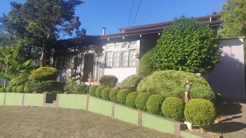 Transfer (aeroporto).cls-2{fill:#ff8000}.cls-3{fill:#febb02}.cls-5{fill:#c00}.cls-7{fill:#514d9e}Travel Proud Pousada Gardenia Guest House Menor preço em Transfer (aeroporto).cls-2{fill:#ff8000}.cls-3{fill:#febb02}.cls-5{fill:#c00}.cls-7{fill:#514d9e}Travel Proud Pousada Gardenia Guest House