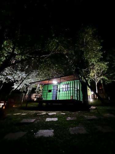 Menor preço em Pousada Cipó Container Chalés Privativos com lareira - Centro da cidade
