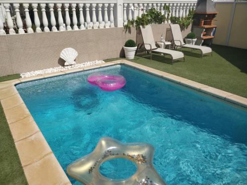 VV 'VALDECONCHA', piscina privada y vistas al mar