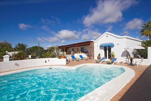 Villa Stone Deluxe - 4 Bedrooms sea view private pool