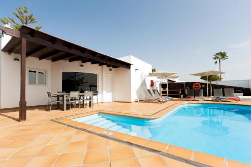 3 bedroom Villa Mimi with private heated pool.