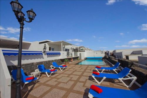 Villa Okie - Lovely 3 bedroom villa - Perfect for families - Great pool area and sea views