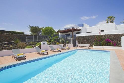 Villa Mojones - 4 Bedrooms large heated pool