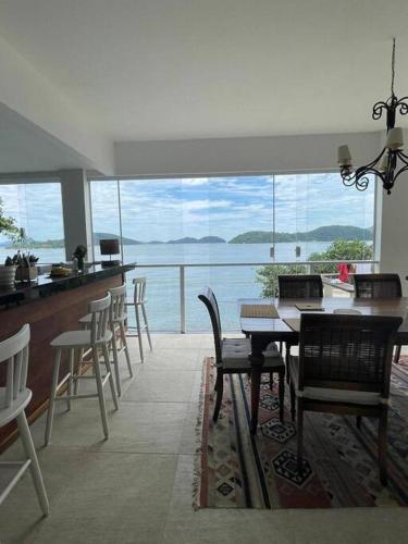 Beira-mar Casa em Angra com vista deslumbrante Menor preço em Beira-mar Casa em Angra com vista deslumbrante