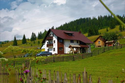 Casa din Plai - Bucovina - Housity