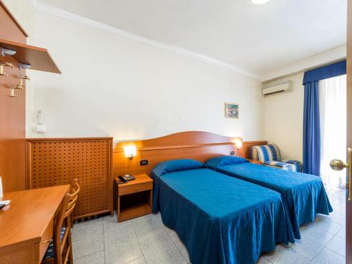 Hotel Aurora - Housity