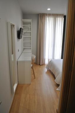 Hostal Universitat - Housity