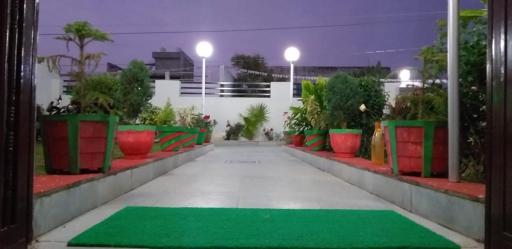 Om Shanti Guest House - Housity
