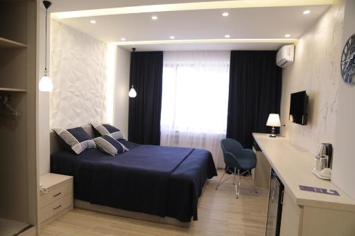 4Room Hotel - Hizvo