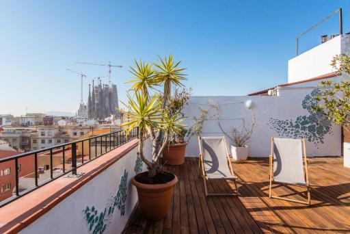 Exclusive Sagrada familia penthouse with sea views - Housity