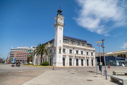 Travel Habitat Port Valencia. - Housity
