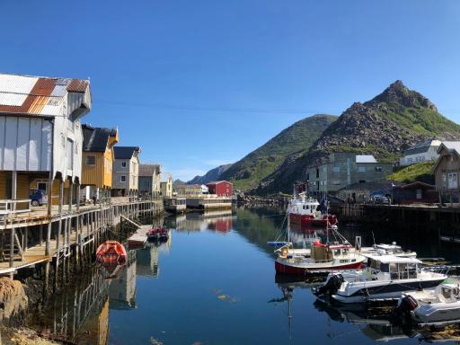 Cute small apartment on the pier in Nyksund - Housity