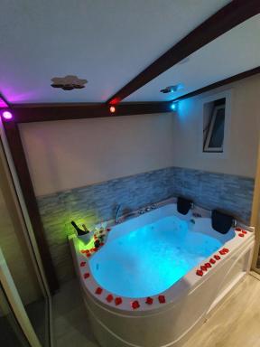 Scilla's Dream - Housity