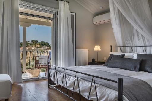 DOGMA - Central & Stylish Maisonette - Housity