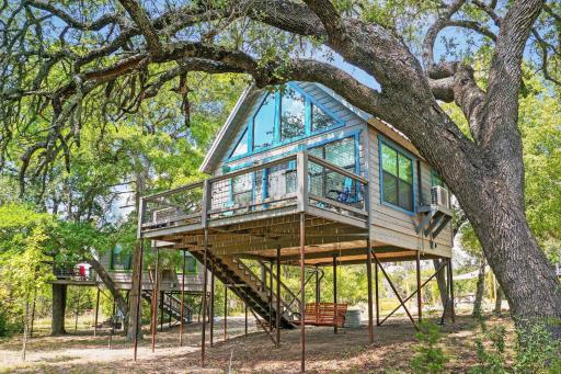 Arbor House of Dripping Springs - Nautical House - Housity