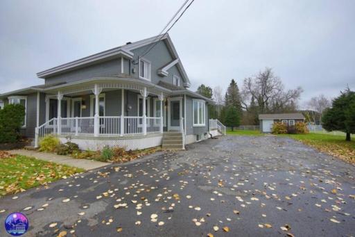 Brise du temps-Bord Rivière l'Assomption - Chalets Galaxia - Housity