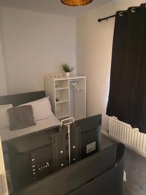 Stylish & Convenient - Housity