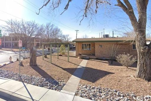 Warm and Welcoming 2BR close to UNM North Campus - Hizvo