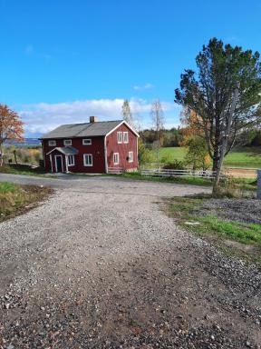 Trevlig Gård nära stad o vildmark. - Housity