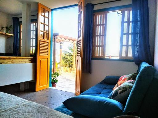 Casinha com pátio e vista panorâmica do Rio - Housity