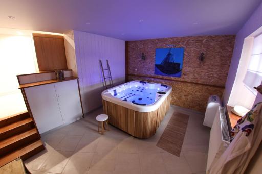 Gîte l'Authentique avec spa privatif - Hizvo