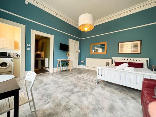 Glasgow West End Studio Apartment - Housity