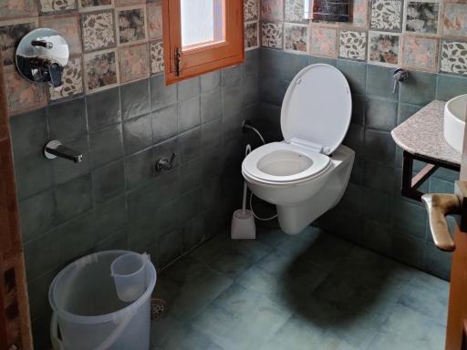 Hotel Cozy Haven - Housity