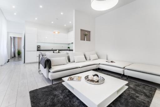 Minimalistico Apartment - Housity