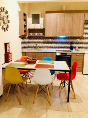 LuckyGeorge IsimeriaHomz - Housity