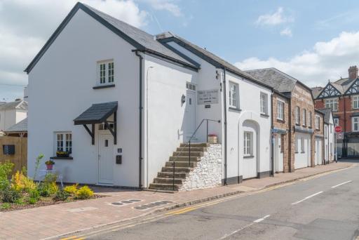 The Bear - Housity